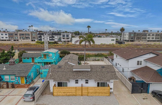 Oceanside Beach Rental - Walk to the Boardwalk!