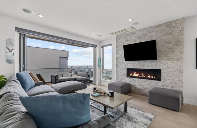 Oceanview 3BR Oasis, Steps To Manhattan Beach For 6 Guests