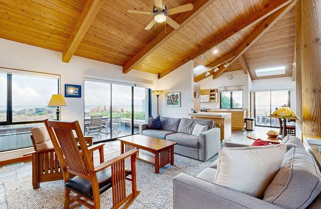 Oceanview Bluff Haus w / private Whirlpool und Zugang zu gemeinsamen Pool / Saunen / Tennis!