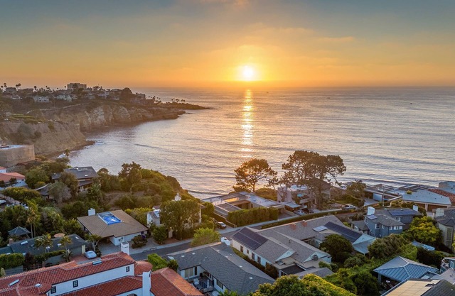 Oceanview Charmer, One Block to Beach