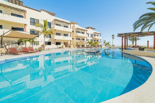Oceanview condo w Resort amenities Steps to Beach