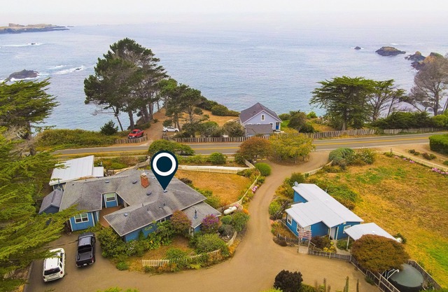 Oceanview Haus w / Kamin, vorne und hinten Decks, Gartenanlage & Jet-Wanne