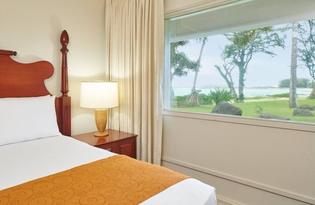 Oceanview Room Near Shopping & Dining with Easy Beach Access