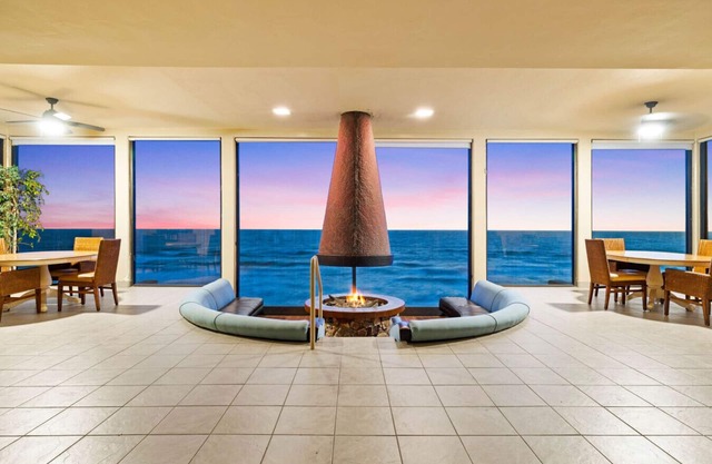 Oceanview Solana Beach Getaway with Pool & Hot Tub