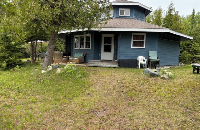 Octagon Beach House Enjoy a tranquil getaway w/private beach on Lake Michigan
