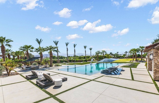 October best deals, Luxury Estate 2.5 acres+6500 sq ft, Pool, Gym, Golf, Games.