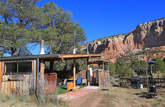 Off Grid Anasazi Wilderness Glamping Cabin