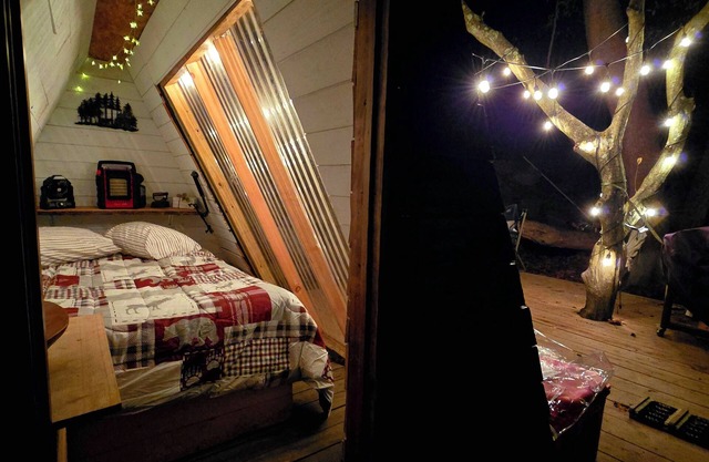 Off grid Couples Cabin in Southern West Virginia