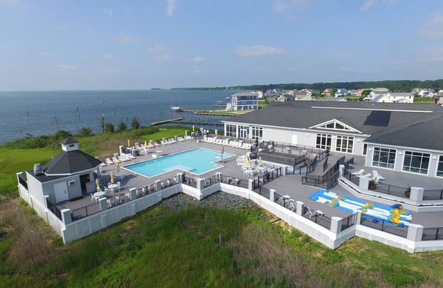 Off the Record - Spectacular Bayfront and Pet Friendly!