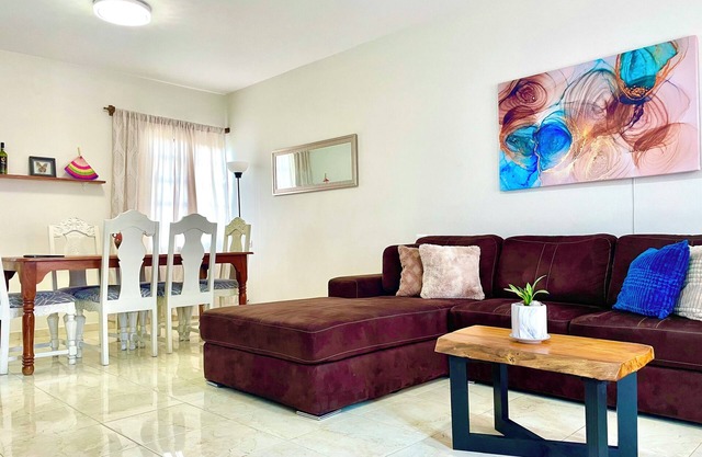 OFFER Excellent Private House, Garden, BBQ, Garage.