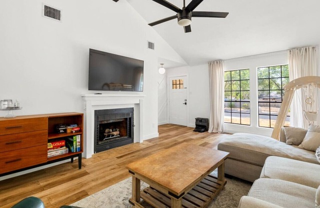 Office, Patio, Yard, Pet Friendly, Playground