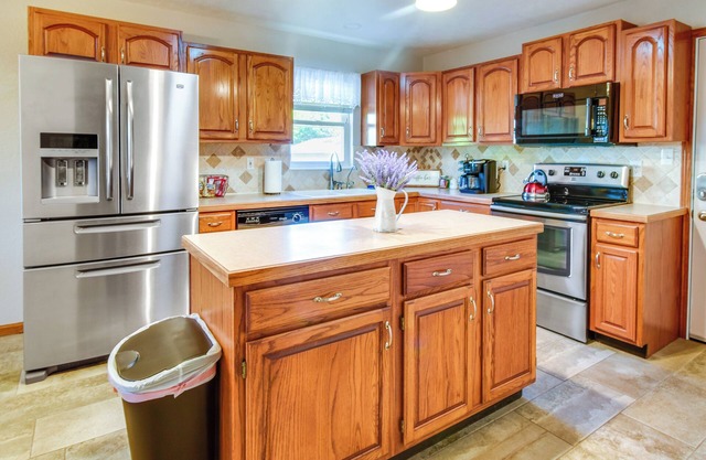 Ogallala Home w/ Patio, 9 Mi to Lake McConaughy!