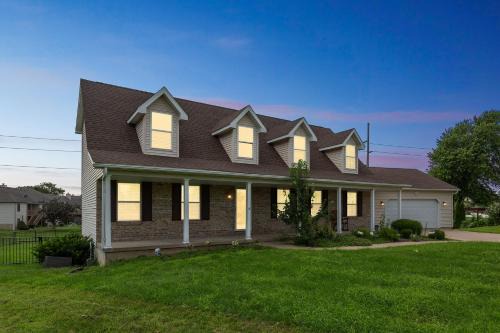 Oglesby Vacation Home home