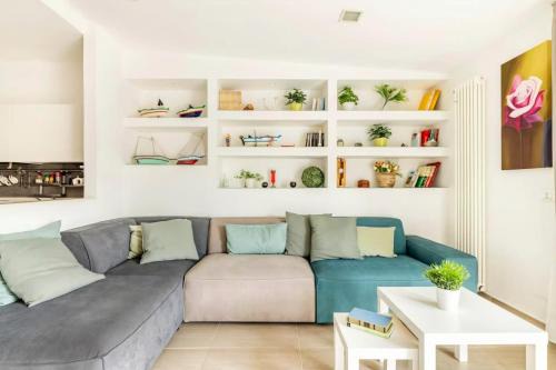 Ognina view house
