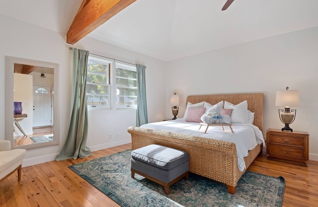 Ojai East End Countryside Retreat with Outside Jacuzzi and EV TESLA Charger
