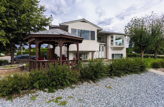 Okanagan Escape