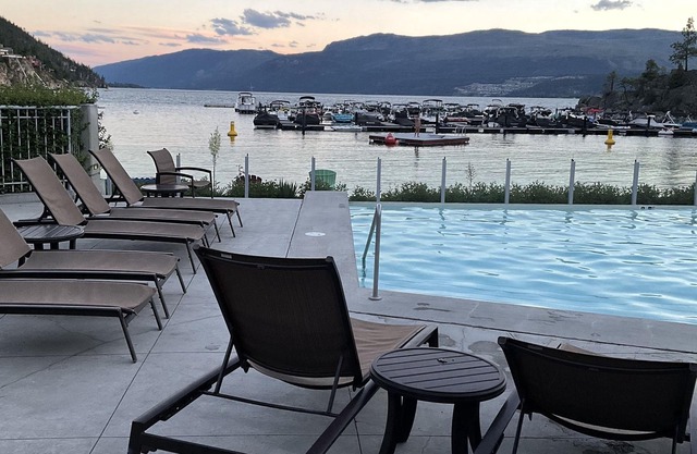 Okanagan Lakeside resort living! Pools, lake, beaches and sun!