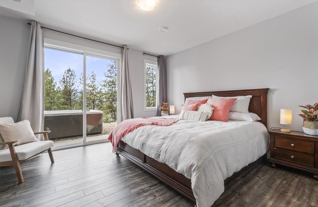 Okanagan Lakeview Oasis, 2 Bed, 2 Bath, Sleeps 6