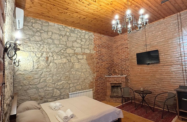 Old Balcony - Holiday Home - Urban Elegance in the Heart of the City Kutaisi.