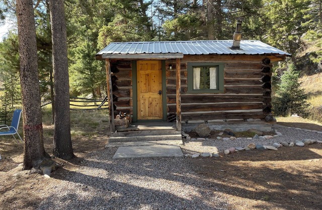 Old Canyon Creekside Cabin - Ski Park, Hot Spring