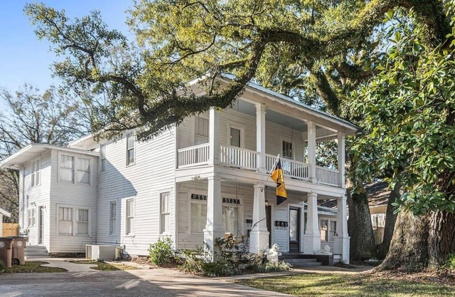 Old Dauphin Way Historic Home - Unit 4