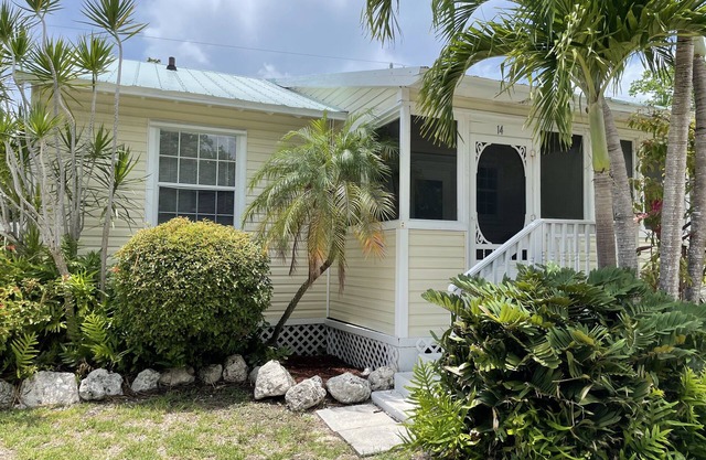 Old Florida Style, Dockage, Swimming Pool (shared), just 20 miles from Key West
