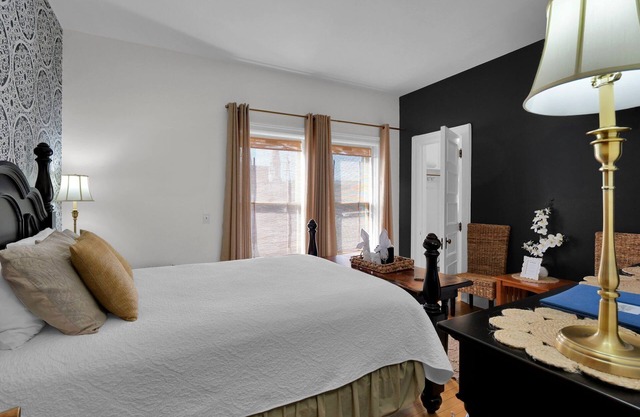 Old Library Inn - Maya Angelou Room