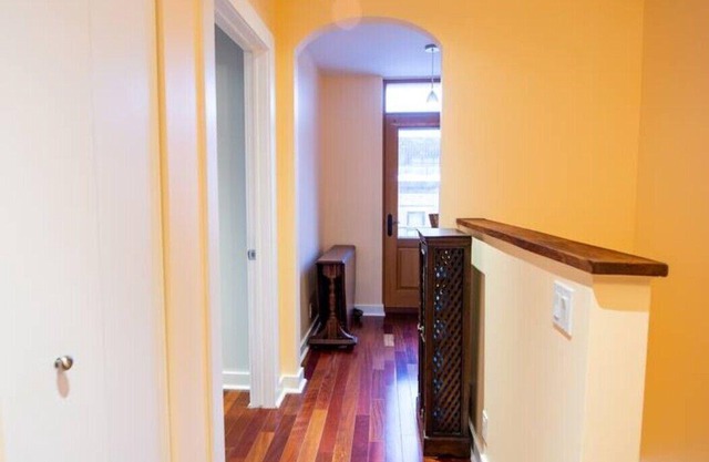 Old Montreal Luxury Quiet Apartment