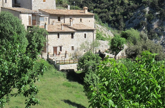Altes landwirtschaftliches Haus mit Garten in der Gemeinde Valnerina