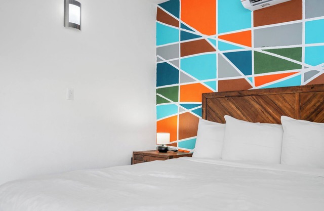Old San Juan Views | Smart TV | Balcony | Near The Beach | AC