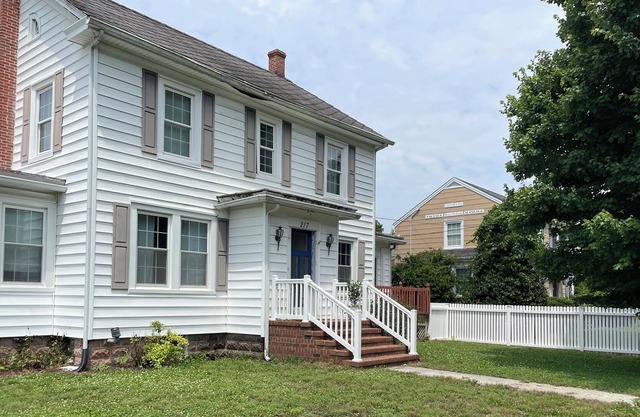 Old Sears Home in the heart of Downtown Kilmarnock