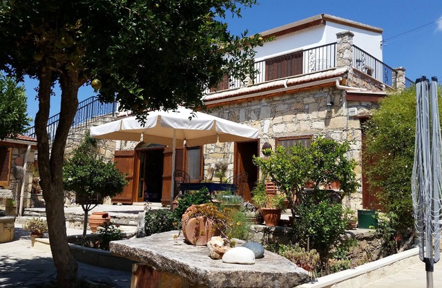 Old Stone Villa 3 Betten mit Zugang zum Restaurant / Café und Gemeinschaftspool