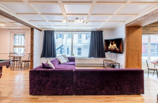 Old-Time Charm | 12 Guests | Billiards & Hot Tub