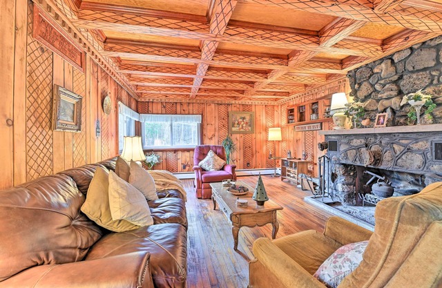 Old Time Catskill Mtn Retreat, Handcrafted Cabin!