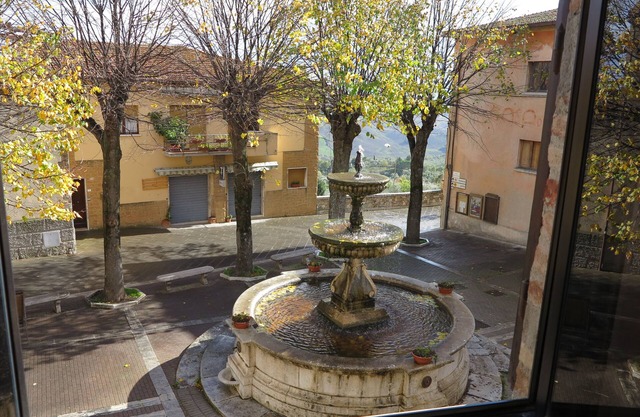 Toskanisches Haus im mittelalterlichen Dorf Castiglione d'Orcia