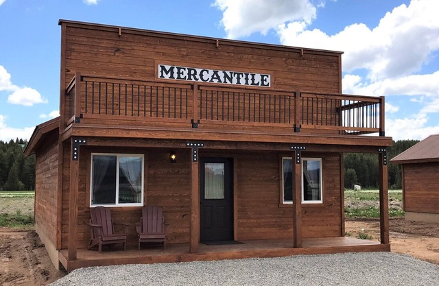 Old West Escapes, Mercantile (Near YNP)