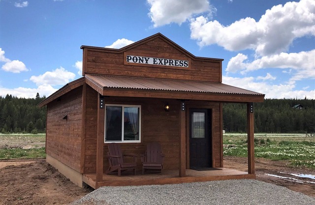 Old West Escapes, Pony Express (Near YNP)