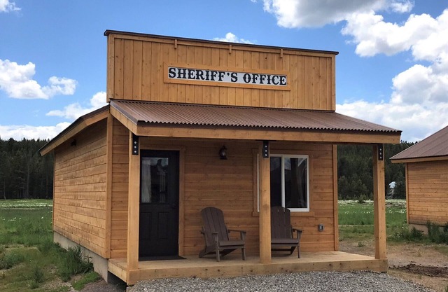 Old West Escapes, Sheriff's Office (Near YNP)