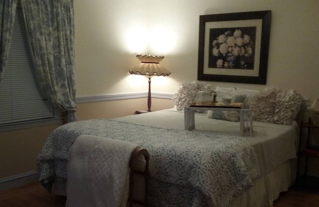 Old World Charm 1930 Home in beautiful historic Down Town Benicia
