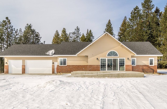 Oldtown Home w/ Private Yard + Mountain Views