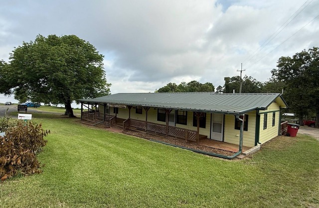 Ole Yellow - Private boat access w/2 slip boat house