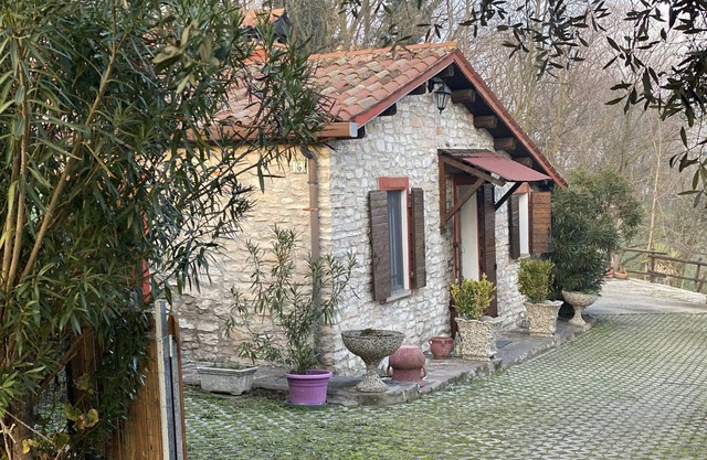Chalet 'Olive Grove House' mit privater Terrasse und WLAN