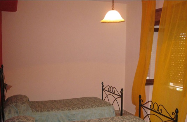 Olive tree room in the hills between orchards and olive groves between the sea and the National Park