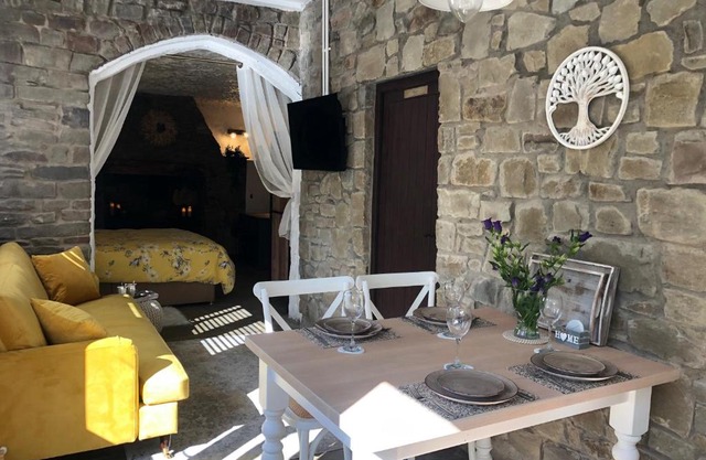 Olli's Cottage-Terrace & Jacuzzi