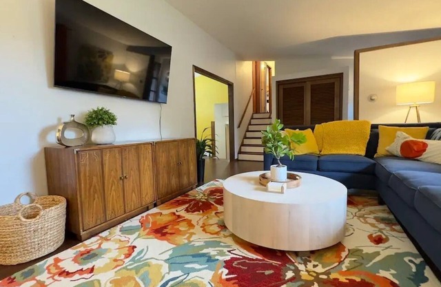 Olympia Oasis: 5br 10+ Guests
