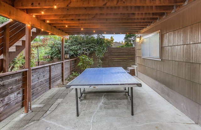 Olympic 3-bedroom dwelling with Patio