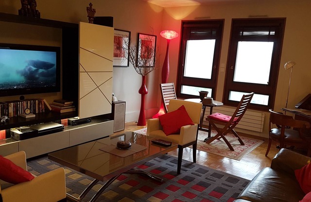 VOLL AUSGESTATTETE WOHNUNG MIT PRIVATEM PARKPLATZ 15 Minuten VON PARIS