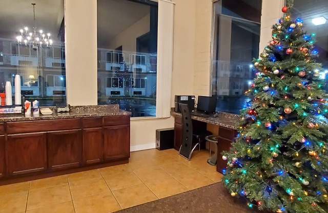 Olympic Inn & Suites