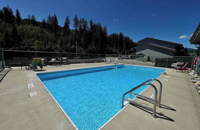 On Hill Mountain Retreat