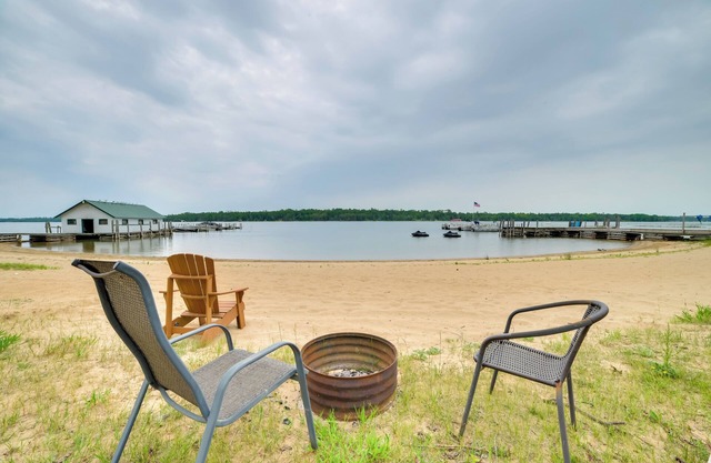 On Lake Huron: Pet-Friendly Cabin 10 in Cedarville